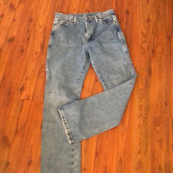 Wrangler limited edition Urban outfitter jeans size 32x32 ￼ - Picture 3 of 4
